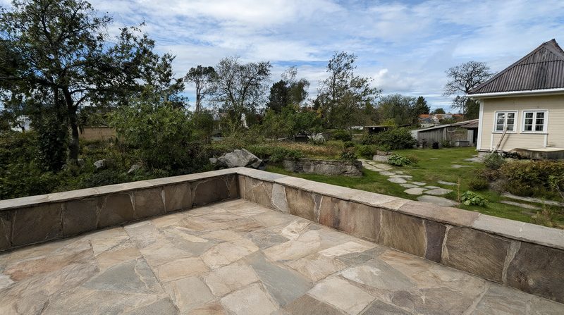 Natursten på uteplats och terrass